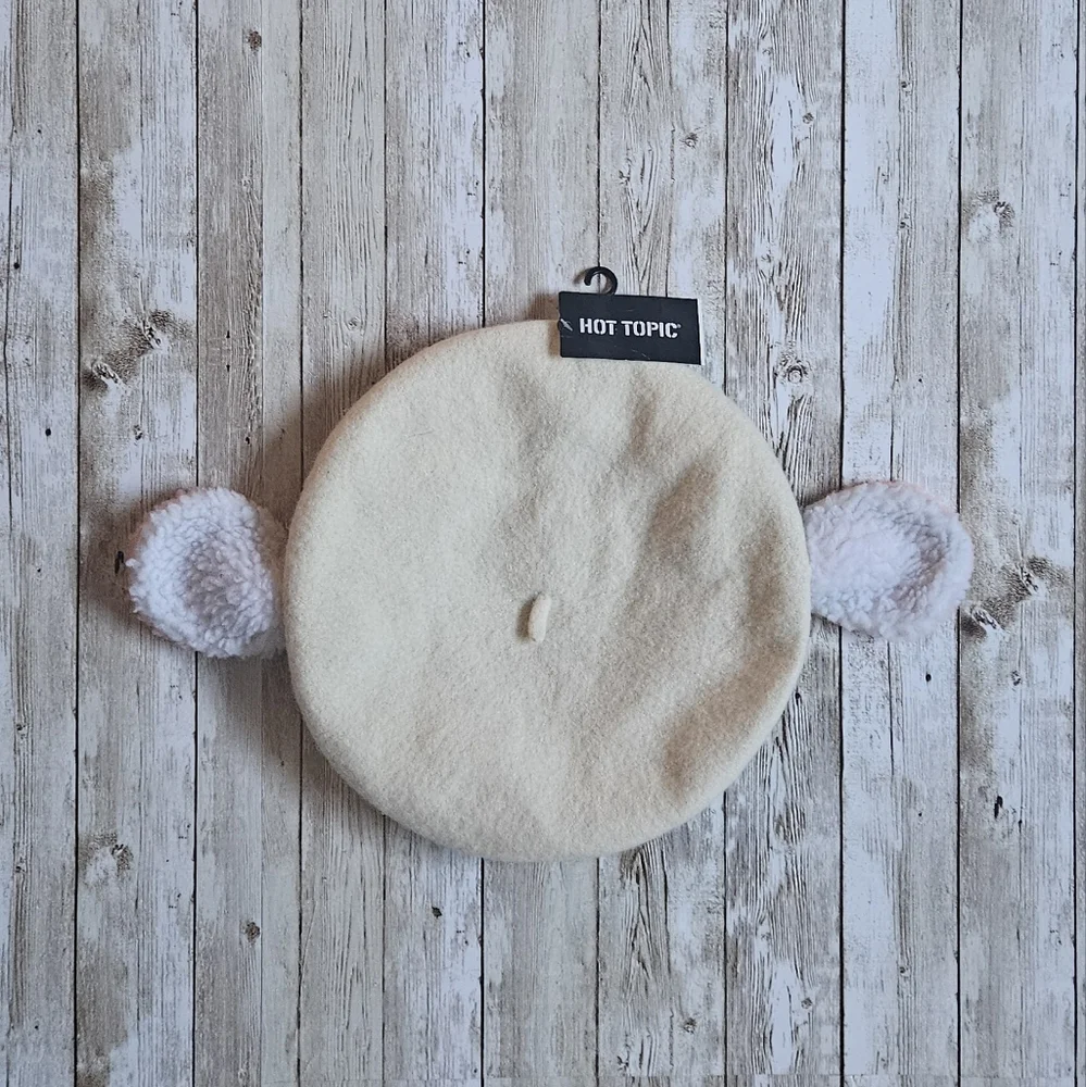 NWT Topic 3D Lamb Beret